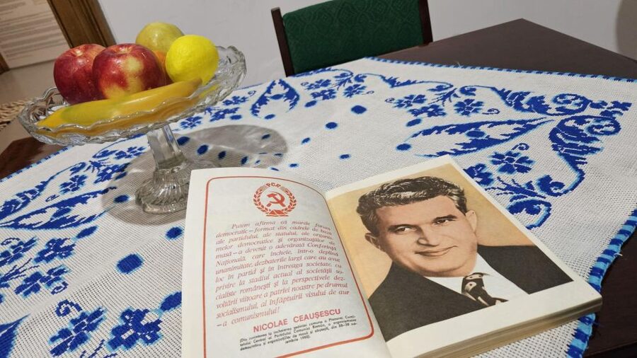 Bucharest: Relics of Communism 3-Hour Walking Tour - Piața Unirii and the city reshaped from above
