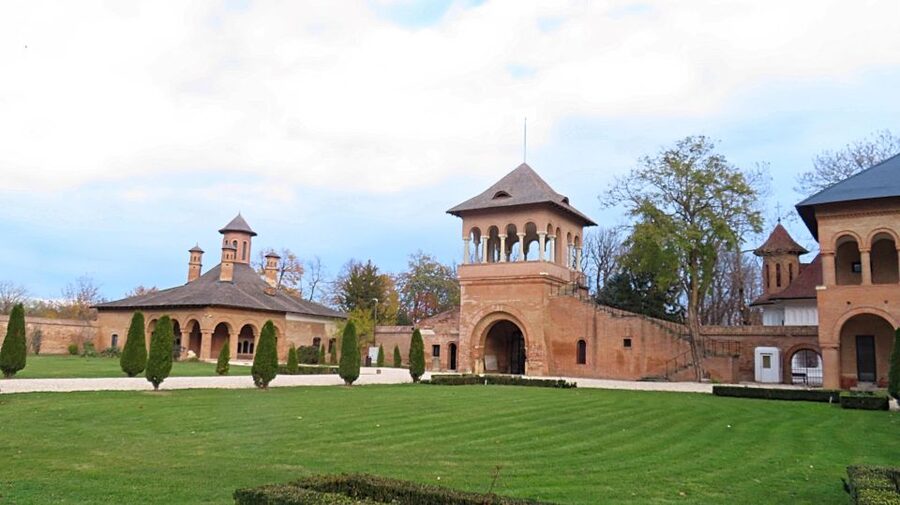 Bucharest Sightseeing Tour - The guide makes the difference