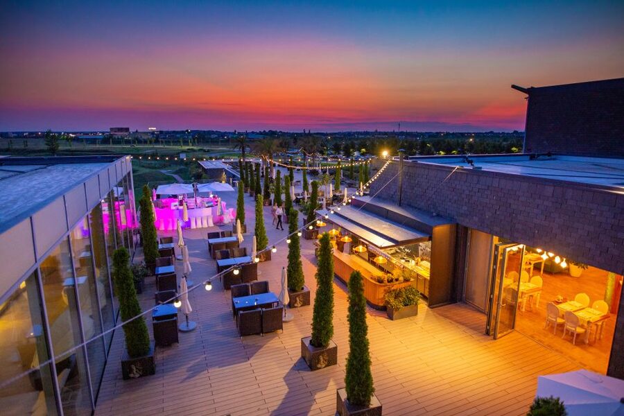 Bucharest: Therme Bucharest Entry Ticket and Transfer - Crowds are the main weakness