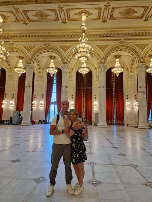 Bucharest: tour in the Parliament in Italian+exterior visit with guide - Who should book this experience