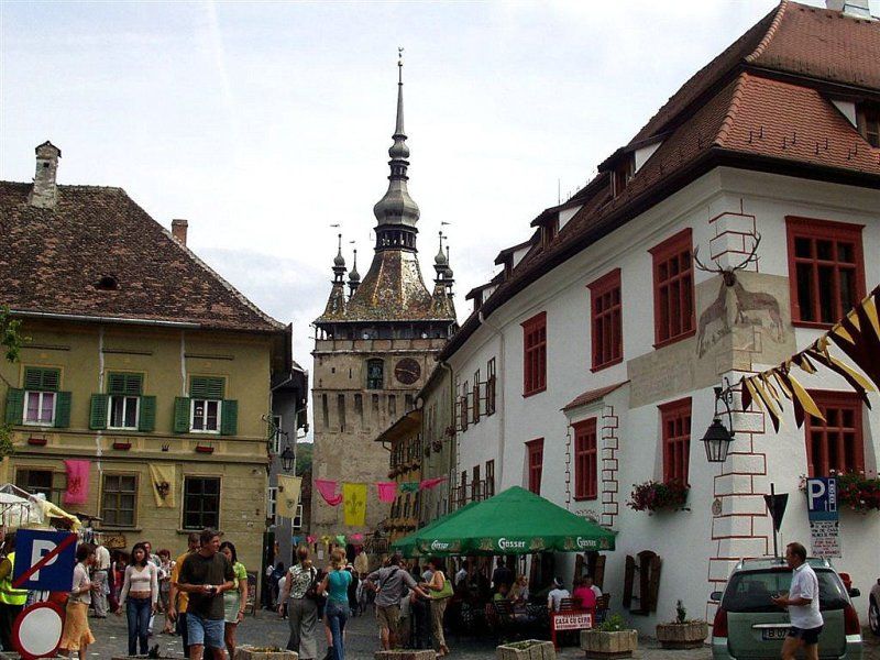 Bucharest: Transylvania and Dracula's Castle 2-Day Tour - Day one: Curtea de Arges and the high road
