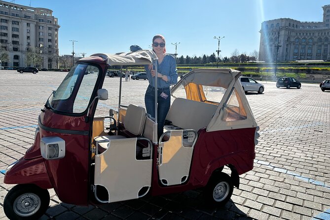 Bucharest Tuk Tuk city tour - Arcul de Triumf and the city’s national story
