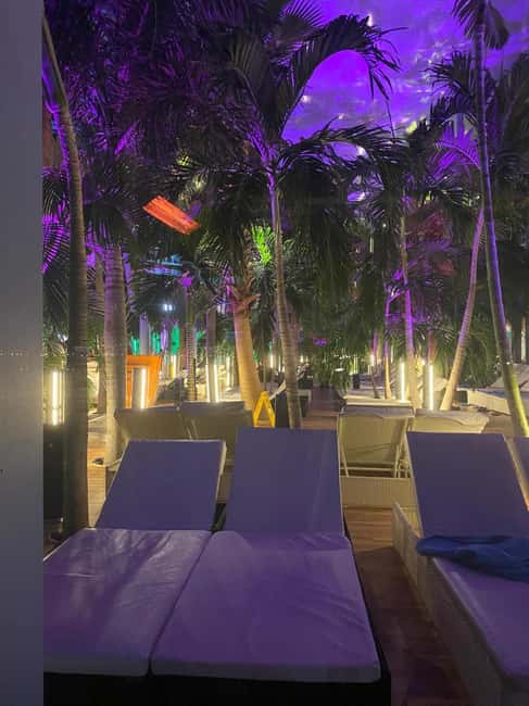 Bucuresti: Bucuresti Therme Transfer and Full-Day Access - The Palm: a calmer change of pace