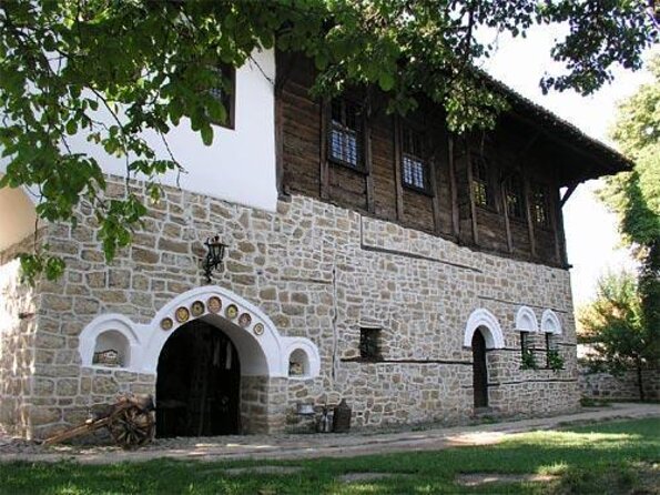 Bulgaria Day Trip - Private Tour from Bucharest - Veliko Tarnavo & Arbanasi - Key points to know before you book