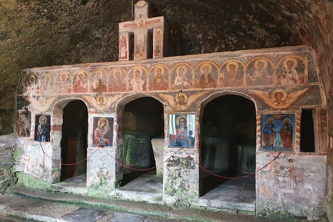 Bulgaria Day Trip - Private Tour from Bucharest - Veliko Tarnavo & Arbanasi - What the private vehicle adds to a 10 to 12 hour day