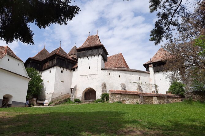 Castle Tour of Transylvania - The guides and the value of their commentary