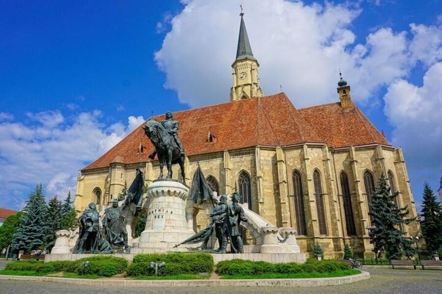 Cluj : Must-See Attractions Walking Tour - Piața Mihai Viteazu and the city’s public face