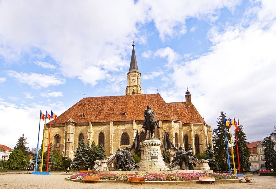 Cluj-Napoca: Turda Salt Mine & Alba Carolina Fortress Tour - Lunch in a medieval setting