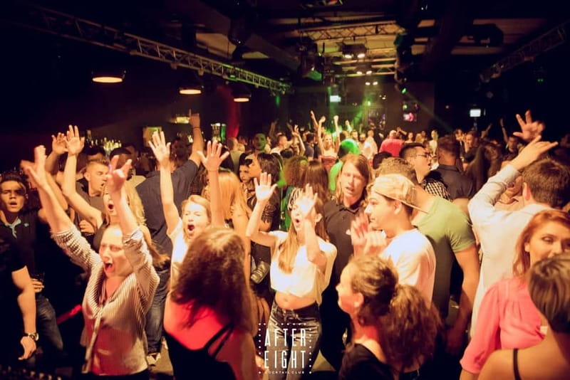 Cluj-Napoca: Weekend Pub Crawl - Starting at Piata Unirii with a clear plan
