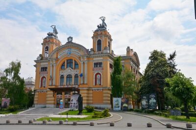 walking city tour