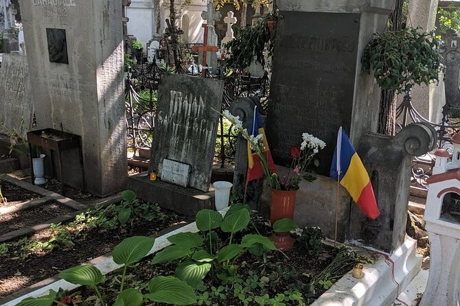 Darkside Tour of Bucharest - small group - The guides make or break the experience