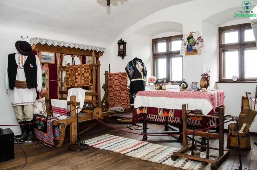 Day trip Bran Castle, Rasnov Fortress and Bear Sanctuary - The guide can make or break the day