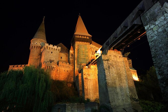 Dracula beyond the legend: 8-day private tour in Transilvania - Day Two: Târgoviște, Curtea de Argeș, and the Mountain Road