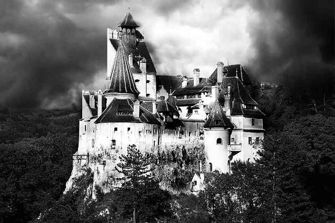Dracula's Castle, Peles Castle and old town Brasov from Bucharest - Long roads, large groups, and the real time commitment