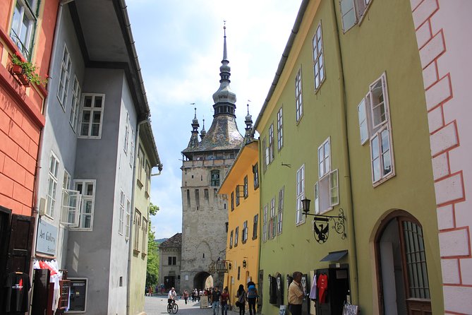 Fortified Church of Viscri and Sighisoara in Spanish (native Spanish guide). - Key points to know