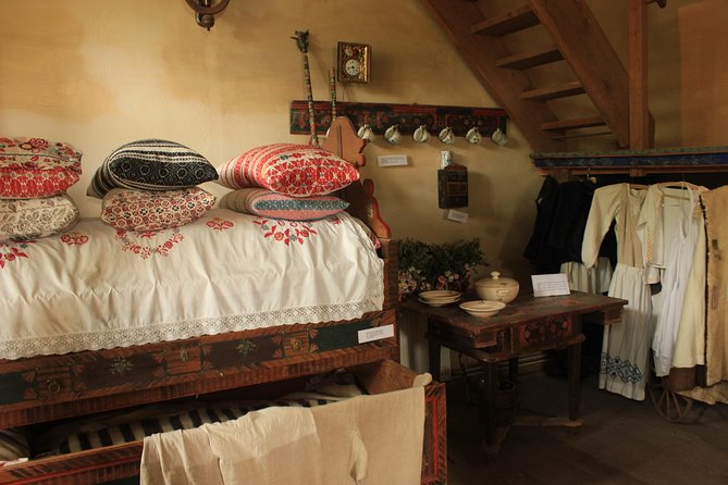 Fortified Church of Viscri and Sighisoara in Spanish (native Spanish guide). - The road from Brasov into Saxon Transylvania