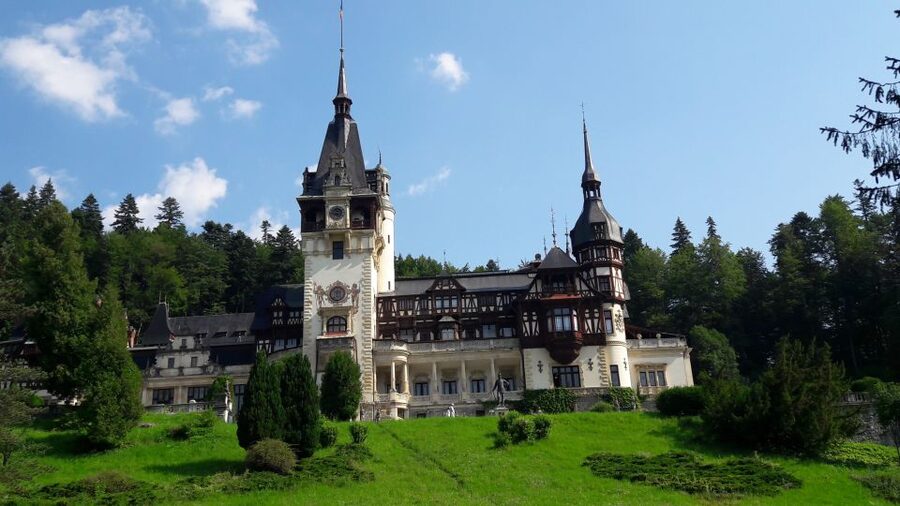 From Brasov: Peles Castle, Bran Castle & Cantacuzino Castle - The guide can make or break the day