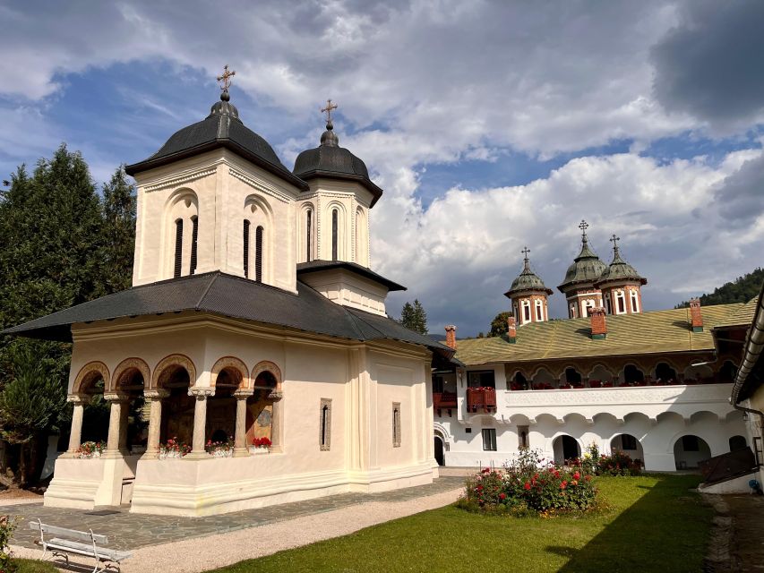 From Brasov: Tour of Castles and Surrounding Area - What The Guide Adds To The Day