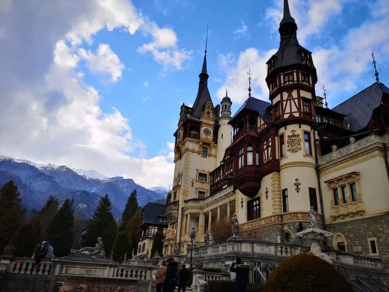From Bucharest: Bran, Peles Castle & Brasov Private Day Tour - Two hours in Brașov’s old center