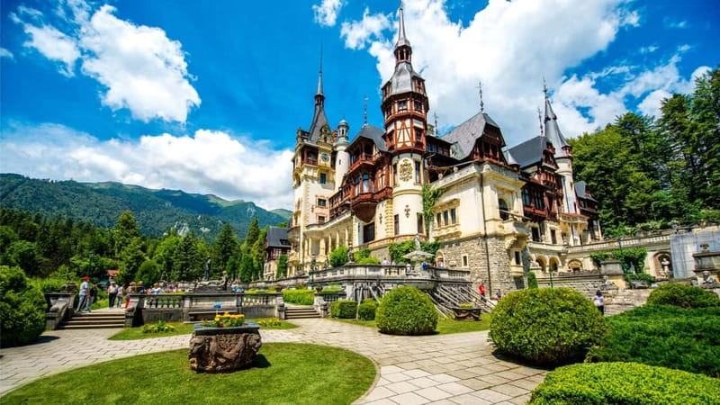 From Bucharest: Dracula's castle, Peles Castle and Brasov - Bran Castle and the Dracula connection