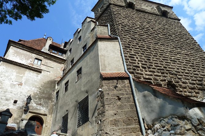 Guided visit in Spanish to the Castle of Dracula in Bran (native Spanish guide). - What the one-hour limit means