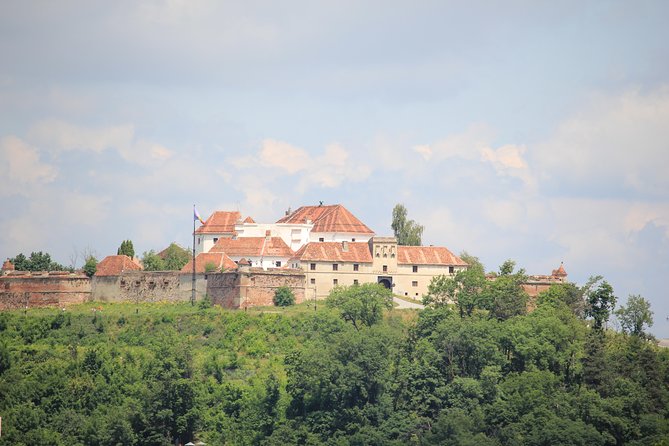 Guided visit in Spanish to the medieval center of Brasov (native Spanish guide). - Following the Medieval Walls for City Views