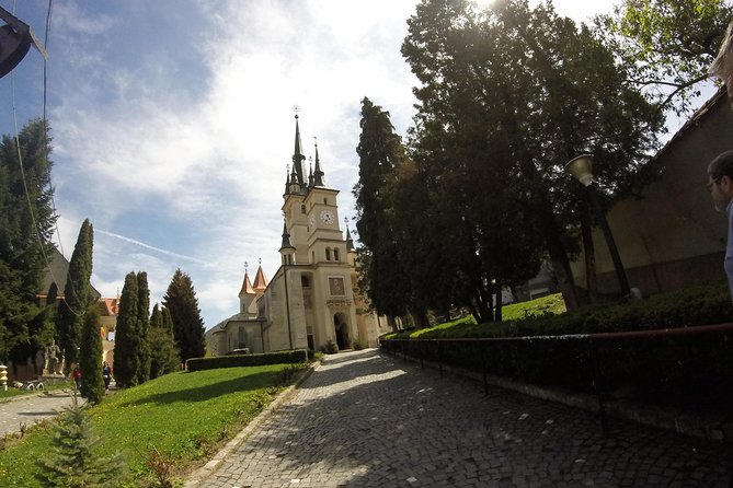 Guided visit in Spanish to the medieval center of Brasov (native Spanish guide). - Why the Private Format Matters