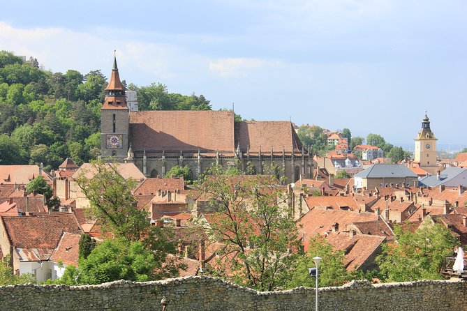 Guided visit in Spanish to the medieval center of Brasov (native Spanish guide). - Timing, Walking, and What Is Not Included