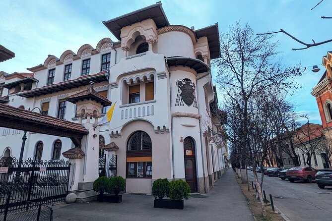 Half-Day Private Food and Wine Walking Tour Oradea Romania - Craft beer and Hungarian comfort food at Tiltott Csíki Söröző