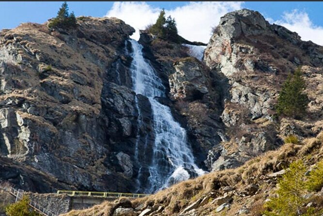 Hike to Poenari Fortress, Vidraru Dam, Argeș Monastery - Private - What the private format is worth at $167.47