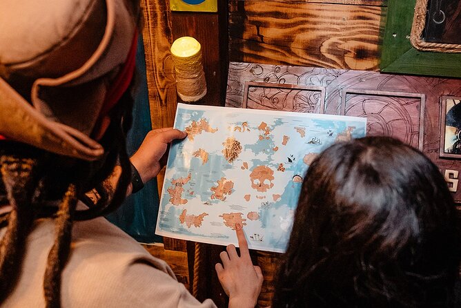 Legend of Skull Island Immersive Escape Room Experience - Game-master support without losing the fun