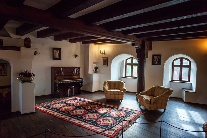Legends&Wildlife Awaits: Dracula's Castle & Bear Sanctuary - A 7:00 am pickup from Bucharest