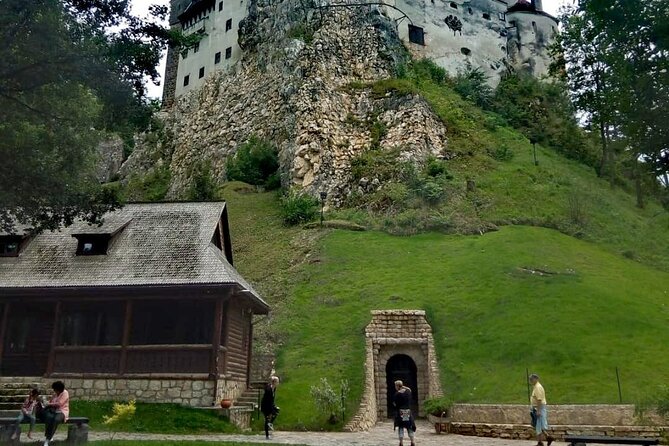 Libearty Bear Sanctuary and Dracula's Castle - Day Tour from Bucharest - Small groups, drivers, and the human side of the tour