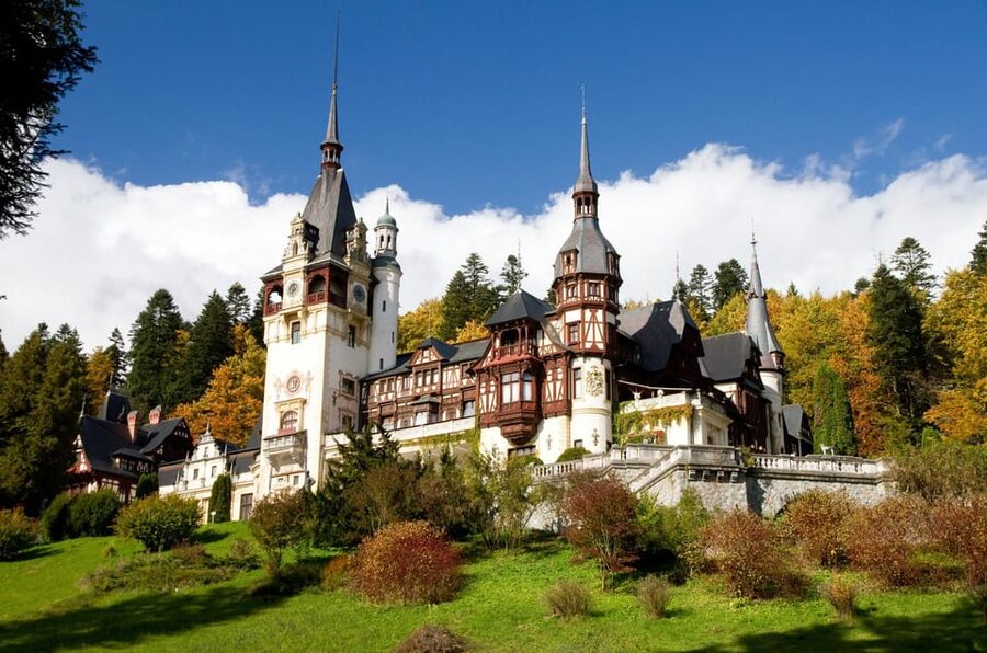 Minivan 8: Peles & Dracula's Castle and Brasov Full-Day Trip - Brașov brings the day back to real life
