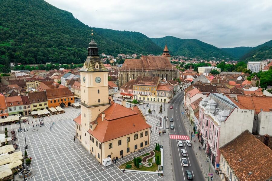Minivan 8: Peles & Dracula's Castle and Brasov Full-Day Trip - The long return to Bucharest