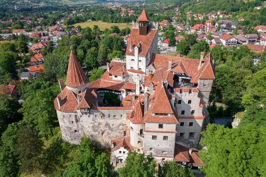 Minivan 8: Peles & Dracula's Castle and Brasov Full-Day Trip - What $67 really gets you