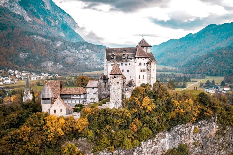 Minivan 8 Places : Dracula Castle, Peles, & Brasov Day Tour - Why this Bucharest day trip works