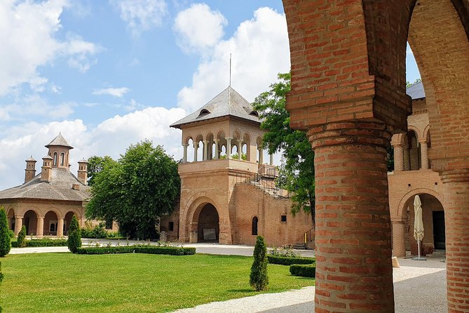 Mystical Monasteries, Dracula's Tomb and Mogosoaia Lake Palace - Private Tour - Snagov Monastery and the Dracula question