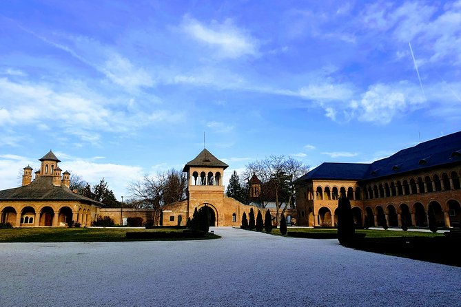 Mystical Monasteries, Dracula's Tomb and Mogosoaia Lake Palace - Private Tour - Weather, closures and practical planning