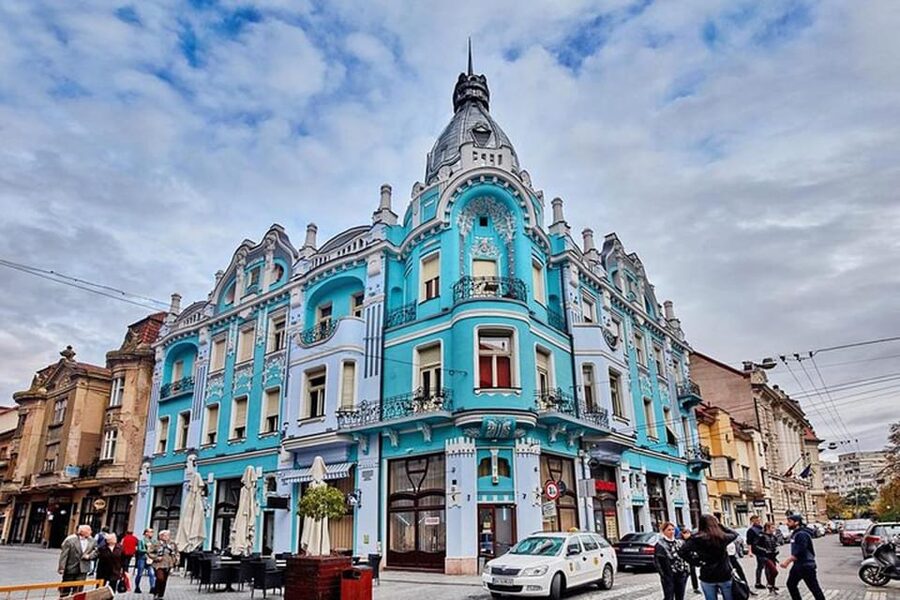 Oradea city tour - Starting in Piața Unirii