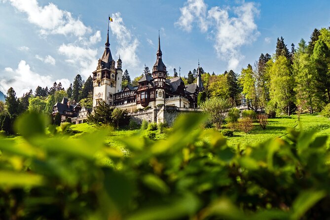Peles & Cantacuzino Castles: Gourmet Wine & Cultural Day trip - Leaving Bucharest for the Prahova Valley