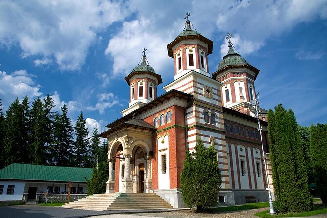 Peles & Cantacuzino Castles: Gourmet Wine & Cultural Day trip - Romanian wine, cheese, and traditional snacks