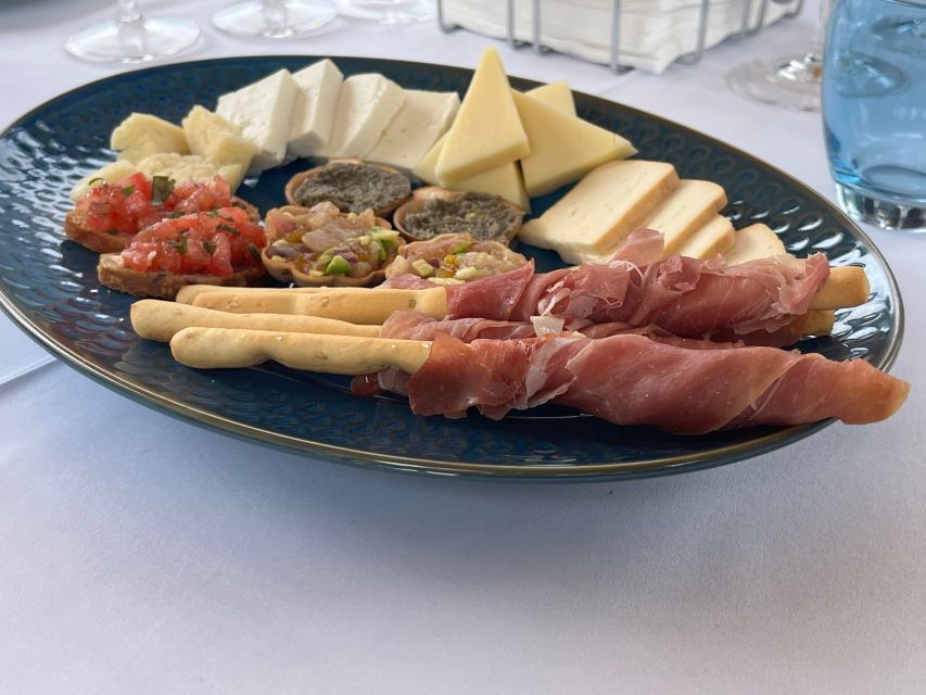Peles & Cantacuzino Castles: Gourmet Wine & Cultural trip - A small group makes the long day easier