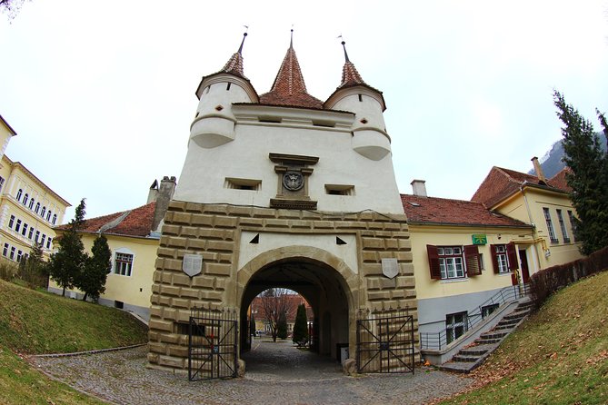 Peles Castle, Bran Castle and Brasov from Bucharest - Should you book this Bucharest castle day?
