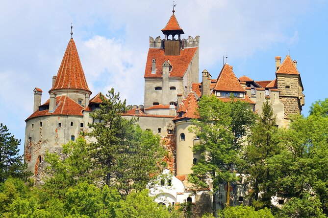 Peles Castle, Dracula Castle and Brasov old town - private tour from Bucharest - Two hours in Brasov’s old center