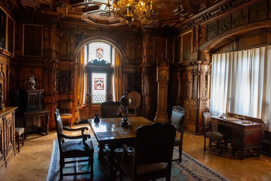 Peles, Dracula's Castles & Brasov: Private Day Trip & Pickup - Guide quality matters more than usual