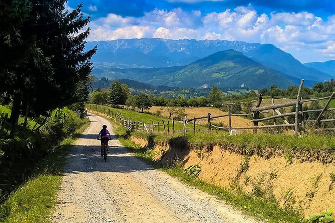Perfect bike tour around Brasov - Starting with bikes in central Brașov
