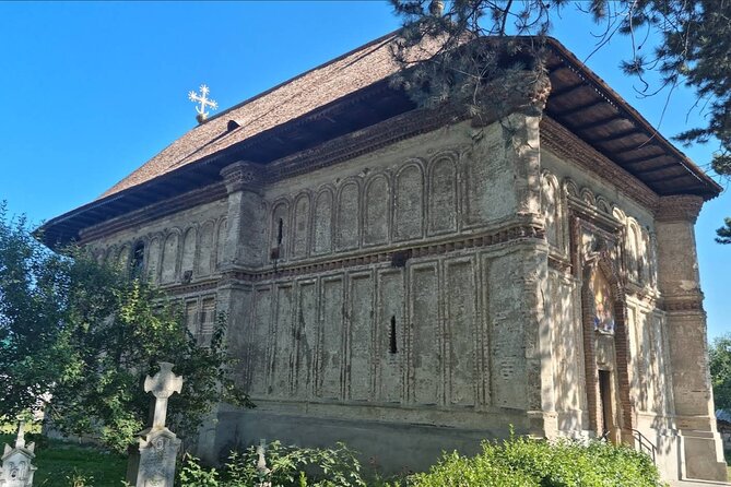 Princely Court of Târgoviște and Curtea de Argeș Monastery - The guide can make or break the experience