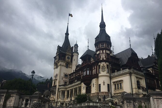 Private Day Tour from Brasov to Rasnov Fortress - Why a private vehicle helps on this route