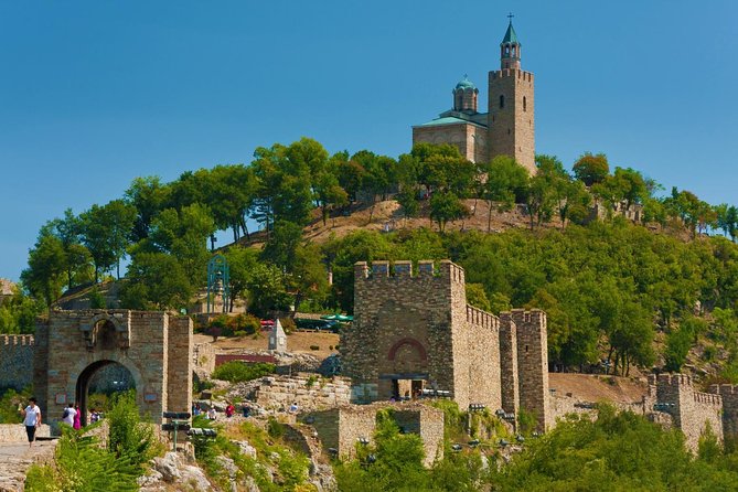 Private Day Trip to Bulgaria and Veliko Tarnovo from Bucharest - Walking through Veliko Tarnovo’s old capital